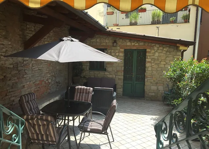 La Casa Nel Borgo Tatil Evi